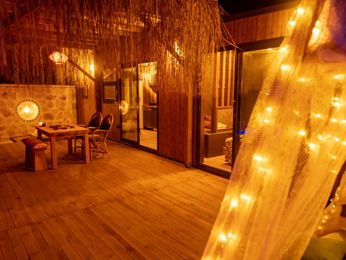  gece  -  Kasım
  | Kalkan Akbel’de Kısmi Deniz Manzaralı & Jakuzili Balayı Villası | Ücretsiz Kahvaltı ve Site Avantajlı Tatil Evi